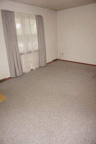 4063 W Camden Street, Springfield, MO 65803