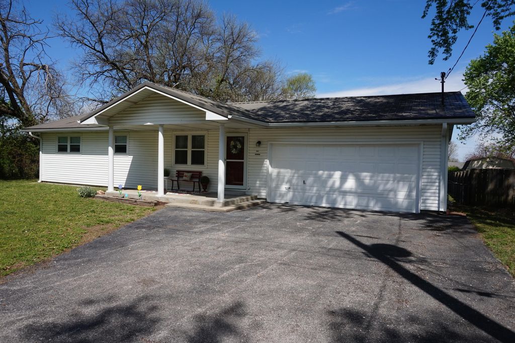 4063 W Camden Street, Springfield, MO 65803