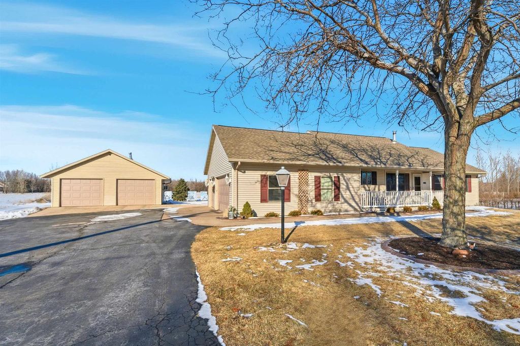 1150 W LAKE STREET, Chilton, WI 53014