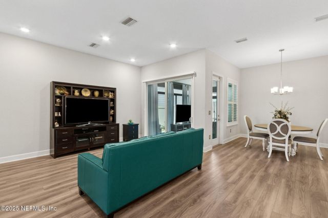 77 PARK CENTER Avenue, Ponte Vedra, FL 32081