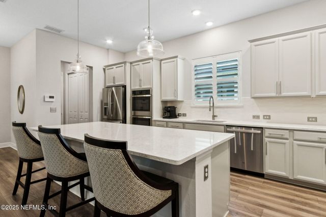 77 PARK CENTER Avenue, Ponte Vedra, FL 32081