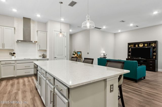 77 PARK CENTER Avenue, Ponte Vedra, FL 32081