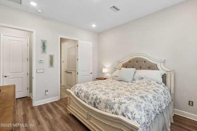 77 PARK CENTER Avenue, Ponte Vedra, FL 32081