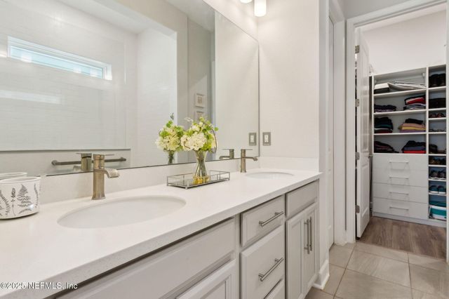 77 PARK CENTER Avenue, Ponte Vedra, FL 32081