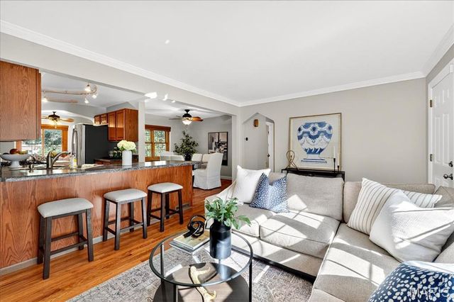 5453 Bancroft Avenue, St Louis, MO 63109