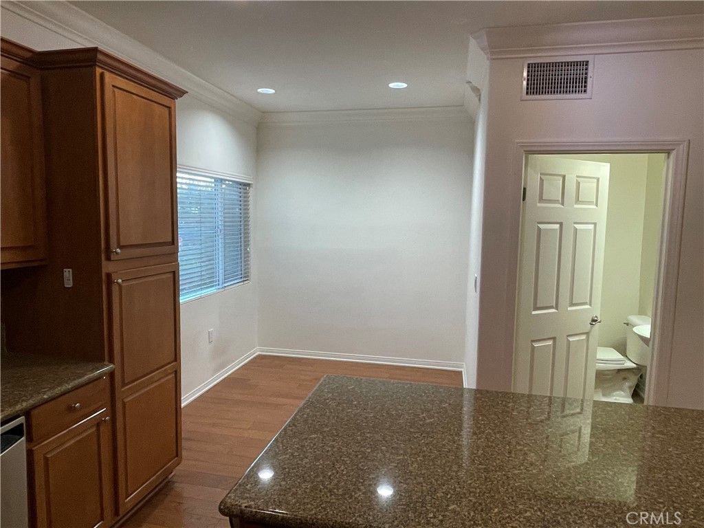 Image 4 of property listing at 9301 Shirley Avenue #13, Northridge, CA 91324