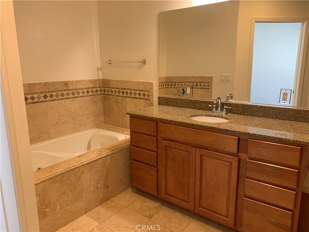 Image 6 of property listing at 9301 Shirley Avenue #13, Northridge, CA 91324