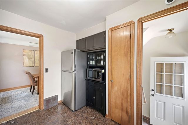 3756 Walter Road, North Olmsted, OH 44070
