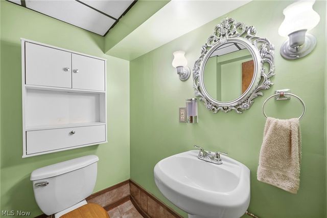 3756 Walter Road, North Olmsted, OH 44070