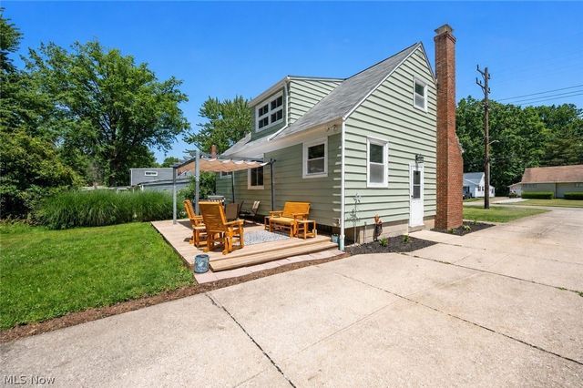 3756 Walter Road, North Olmsted, OH 44070