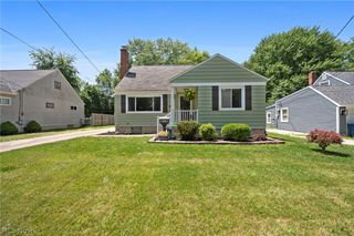 3756 Walter Road, North Olmsted, OH 44070