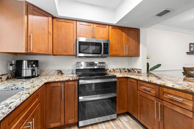 2522 W KANSAS AVENUE B, Tampa, FL 33629
