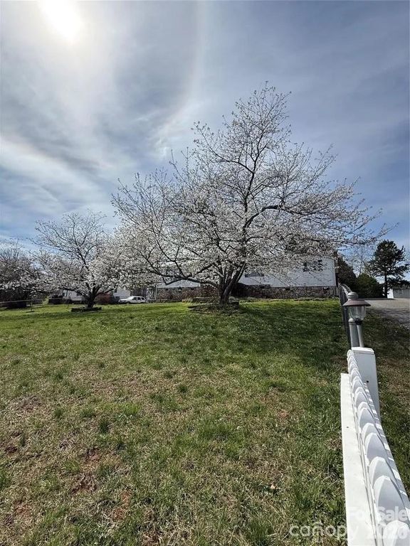 5141 Gold Finch Court, Granite Falls, NC 28630