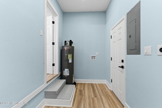 7060 PERKE Drive, Jacksonville, FL 32210