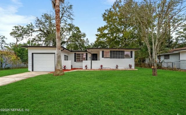 7060 PERKE Drive, Jacksonville, FL 32210