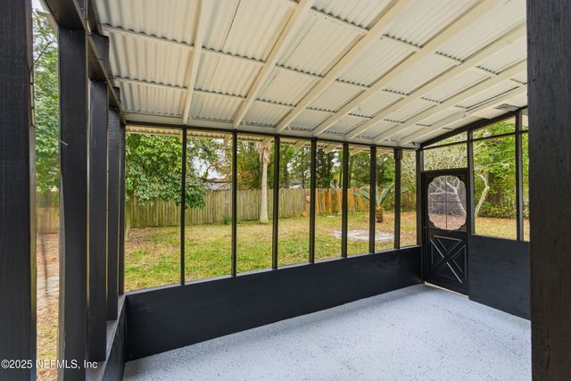 7060 PERKE Drive, Jacksonville, FL 32210