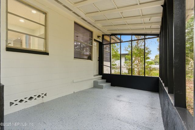 7060 PERKE Drive, Jacksonville, FL 32210