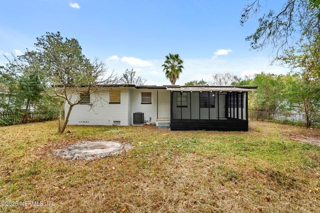 7060 PERKE Drive, Jacksonville, FL 32210