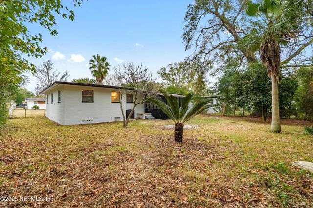 7060 PERKE Drive, Jacksonville, FL 32210