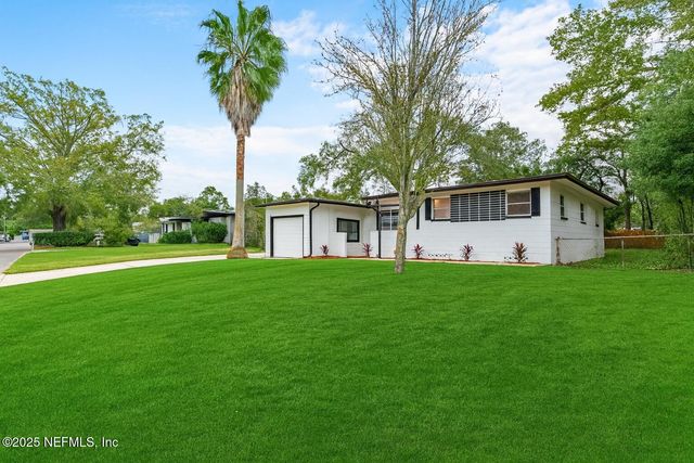 7060 PERKE Drive, Jacksonville, FL 32210