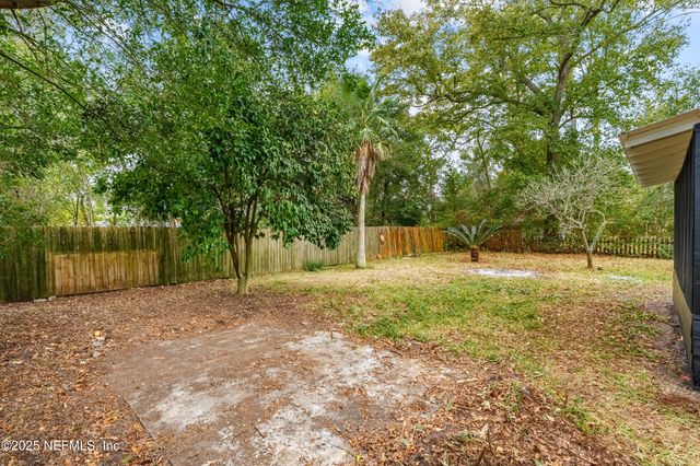 7060 PERKE Drive, Jacksonville, FL 32210