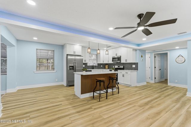 7060 PERKE Drive, Jacksonville, FL 32210