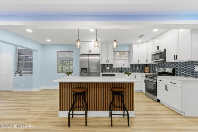 7060 PERKE Drive, Jacksonville, FL 32210