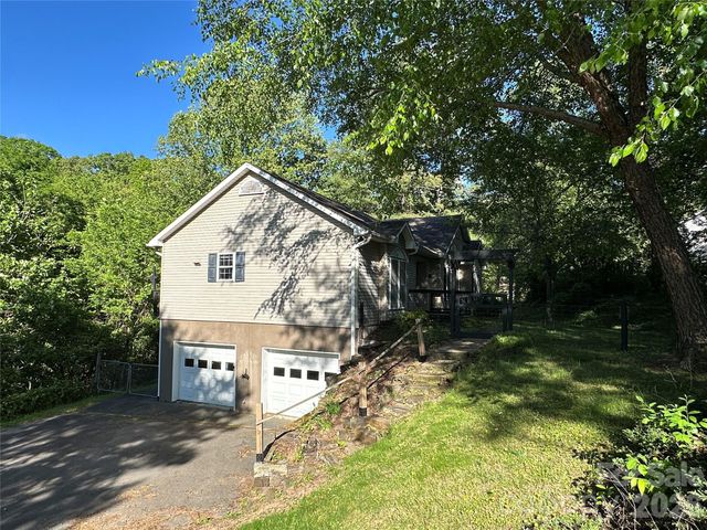 126 Ridgeline Road, Clyde, NC 28721