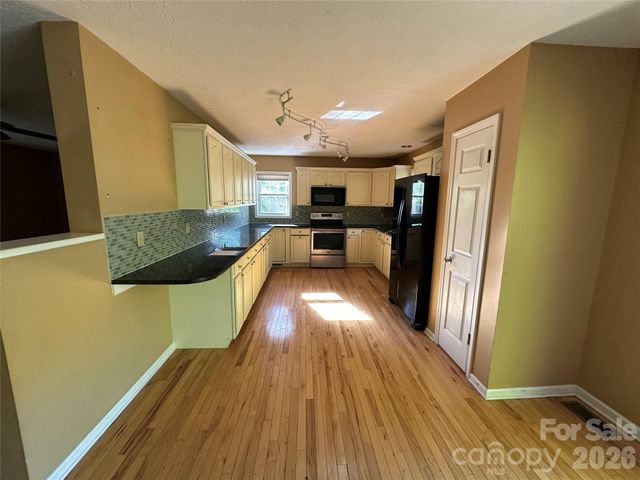 126 Ridgeline Road, Clyde, NC 28721