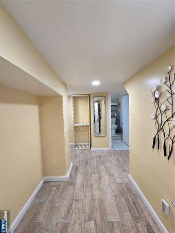 282 Harding Avenue 1st Fl, Teaneck, NJ 07666