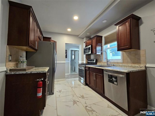 282 Harding Avenue 1st Fl, Teaneck, NJ 07666