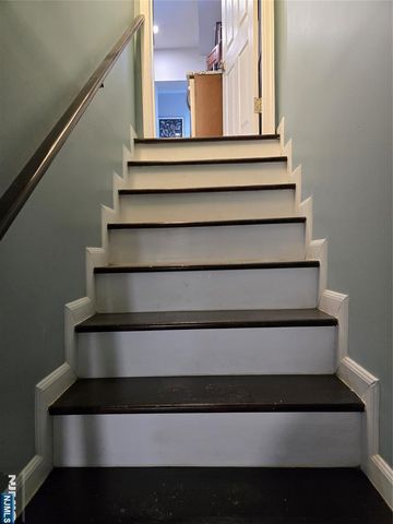 282 Harding Avenue 1st Fl, Teaneck, NJ 07666