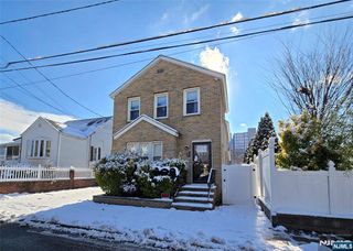 282 Harding Avenue 1st Fl, Teaneck, NJ 07666