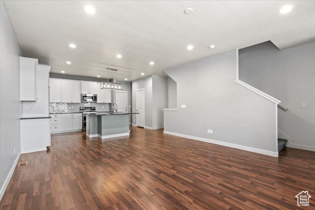 5674 W PELICAN RIDGE LN, West Valley City, UT 84118