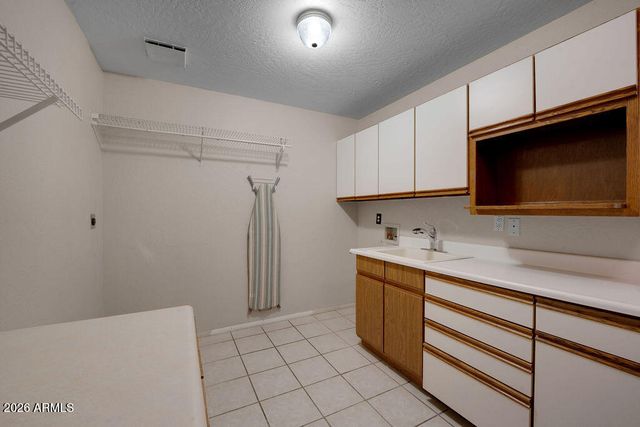 8837 E SUNLAND Avenue, Mesa, AZ 85208