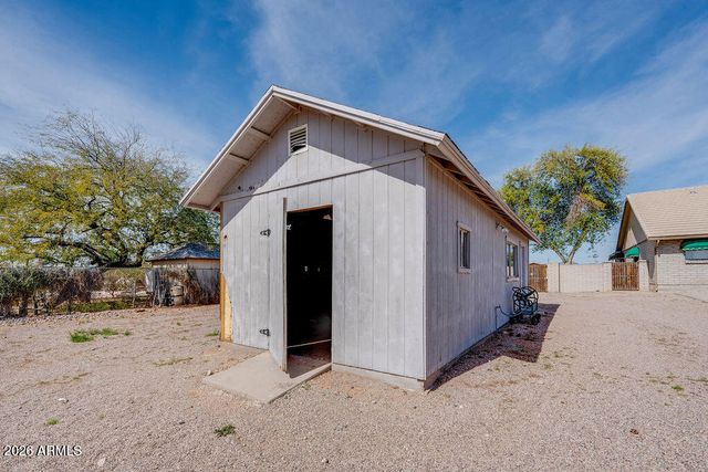 8837 E SUNLAND Avenue, Mesa, AZ 85208