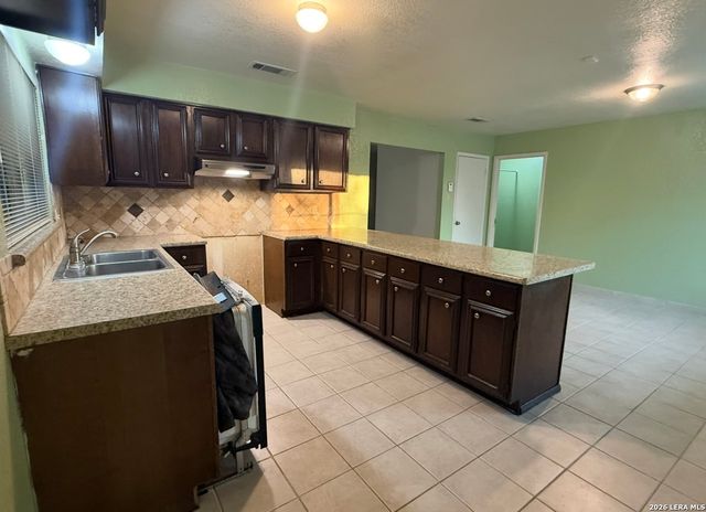 6327 W Green Circle, San Antonio, TX 78233