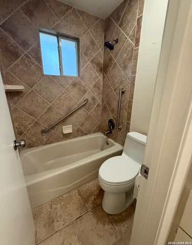 6327 W Green Circle, San Antonio, TX 78233