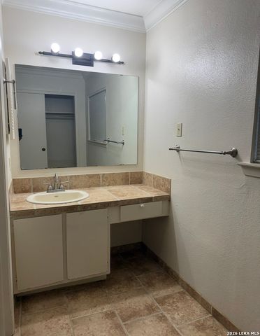 6327 W Green Circle, San Antonio, TX 78233