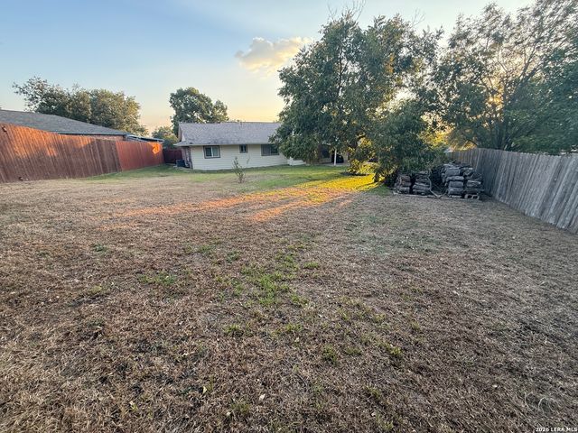 6327 W Green Circle, San Antonio, TX 78233