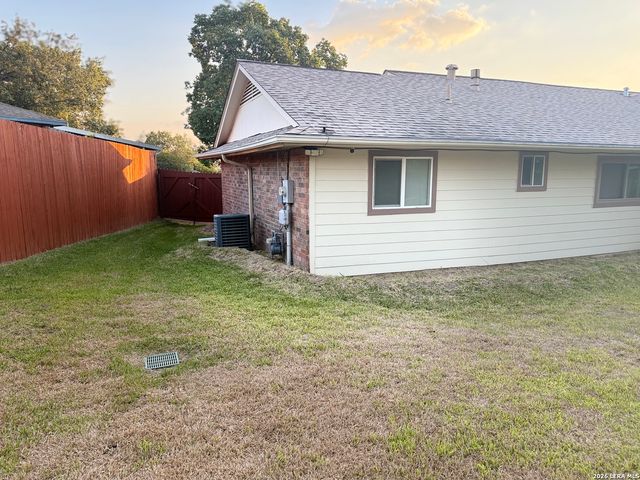6327 W Green Circle, San Antonio, TX 78233