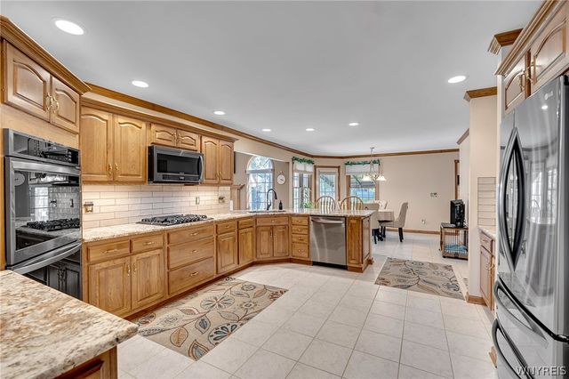 1230 Bowen Drive West, North Tonawanda, NY 14120