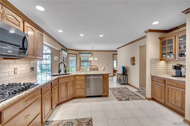 1230 Bowen Drive West, North Tonawanda, NY 14120