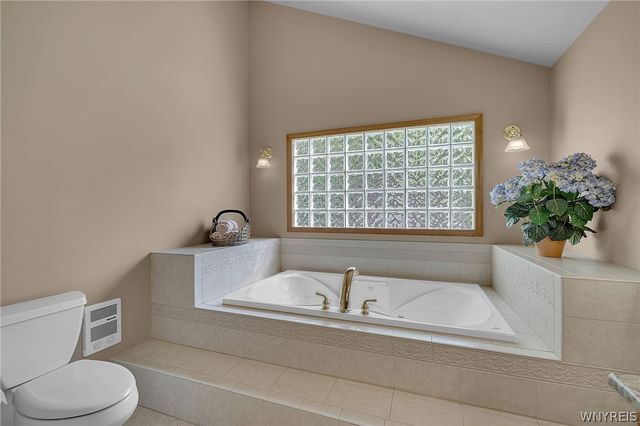 1230 Bowen Drive West, North Tonawanda, NY 14120