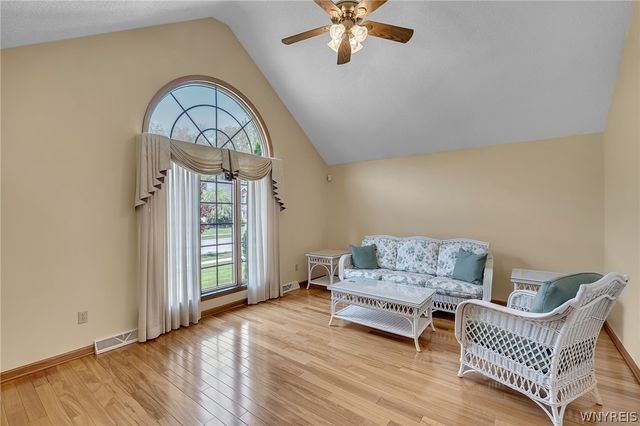 1230 Bowen Drive West, North Tonawanda, NY 14120