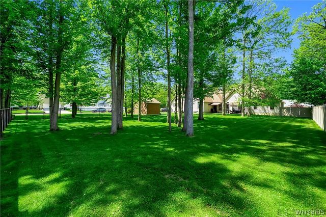 1230 Bowen Drive West, North Tonawanda, NY 14120