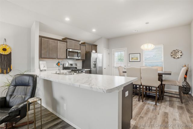 8407 E 161st Place S, Bixby, OK 74008