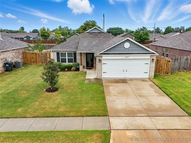 8407 E 161st Place S, Bixby, OK 74008