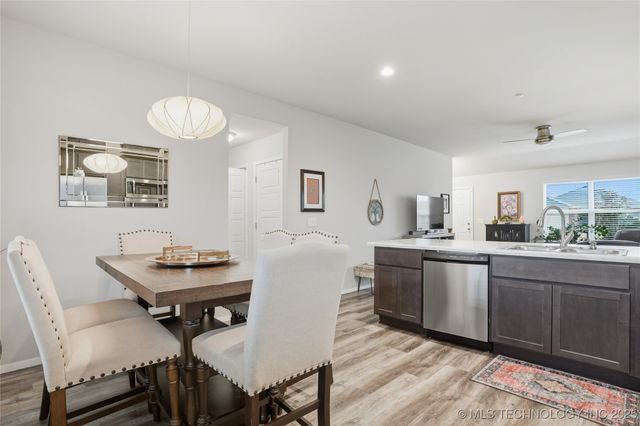 8407 E 161st Place S, Bixby, OK 74008