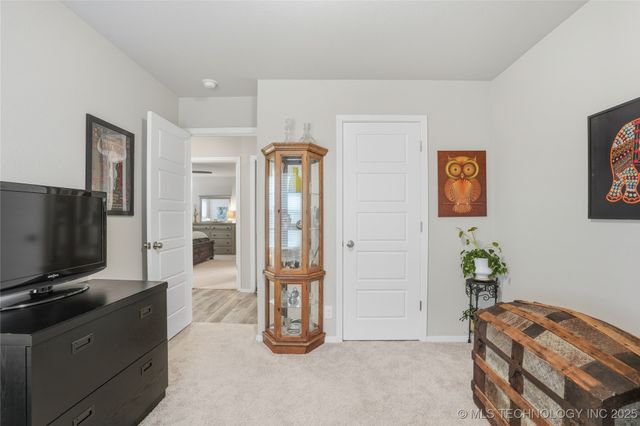 8407 E 161st Place S, Bixby, OK 74008